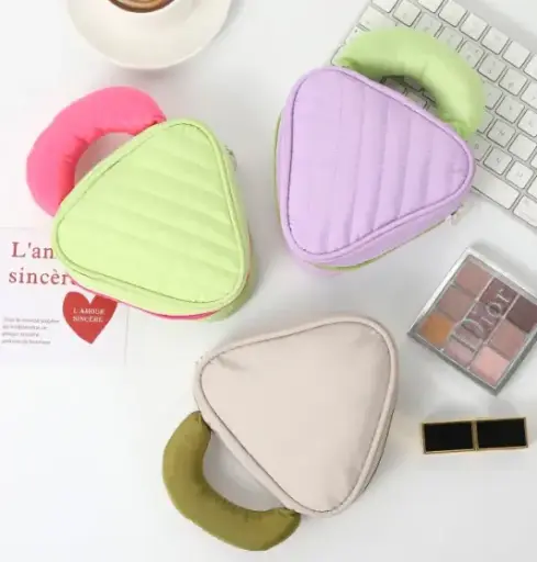 BOLSO PORTAMAQUILLAJE DA10424